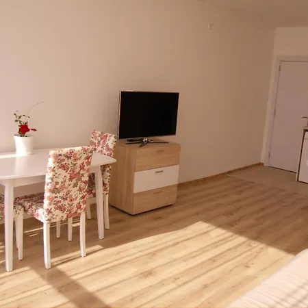 Апартамент Sea Sun Eleven